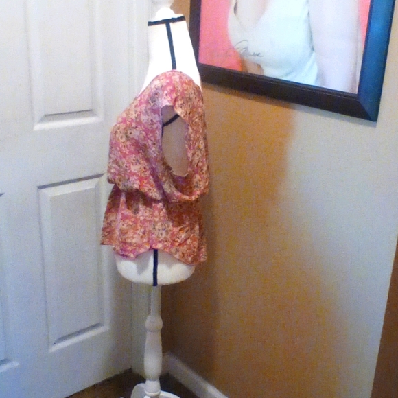 Nice Blouse - Picture 4 of 4